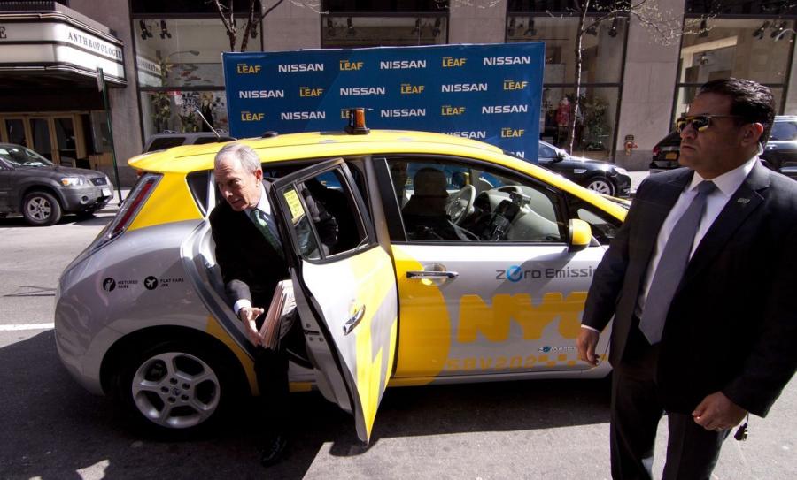  Nissan Leaf NYC taxi 2013 года  (фото 6 из 24)